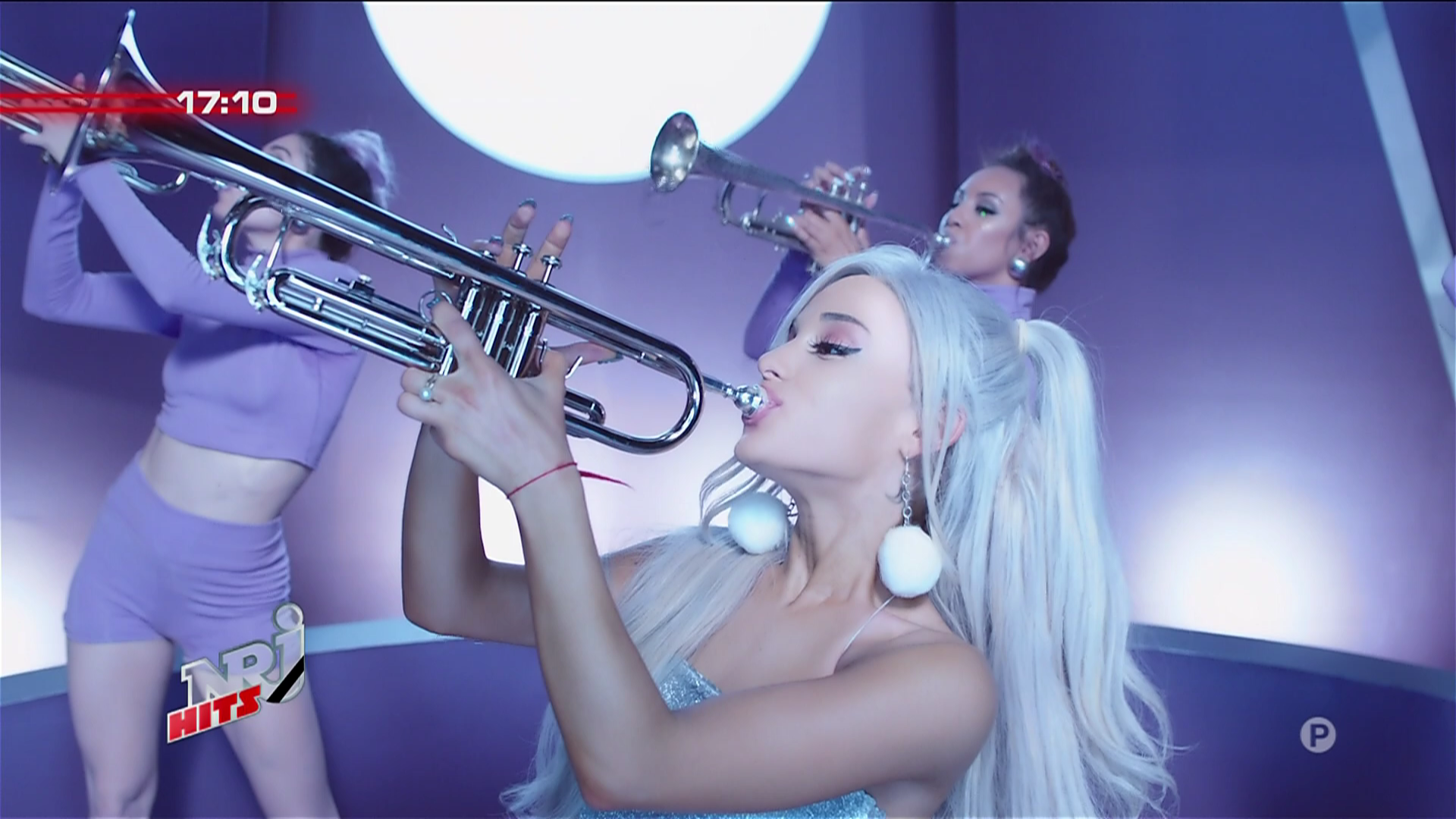 Ariana Grande - Focus (NRJHITSHD-1080i-DD2.0-IboYLDz)-HDMania.