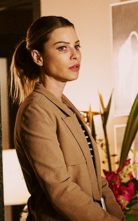 Lauren German UqNj7p2V_o