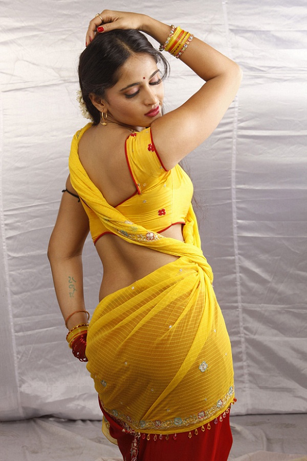 Re: Anushka Shetty Hot in Saree# 3 7 images.