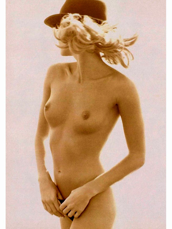 Playboy Argentina - December 1994 (Elle MacPherson) .