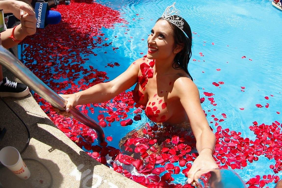 Las mejores fotos en HD del piscinazo de Luli, reina de Viña 2016.