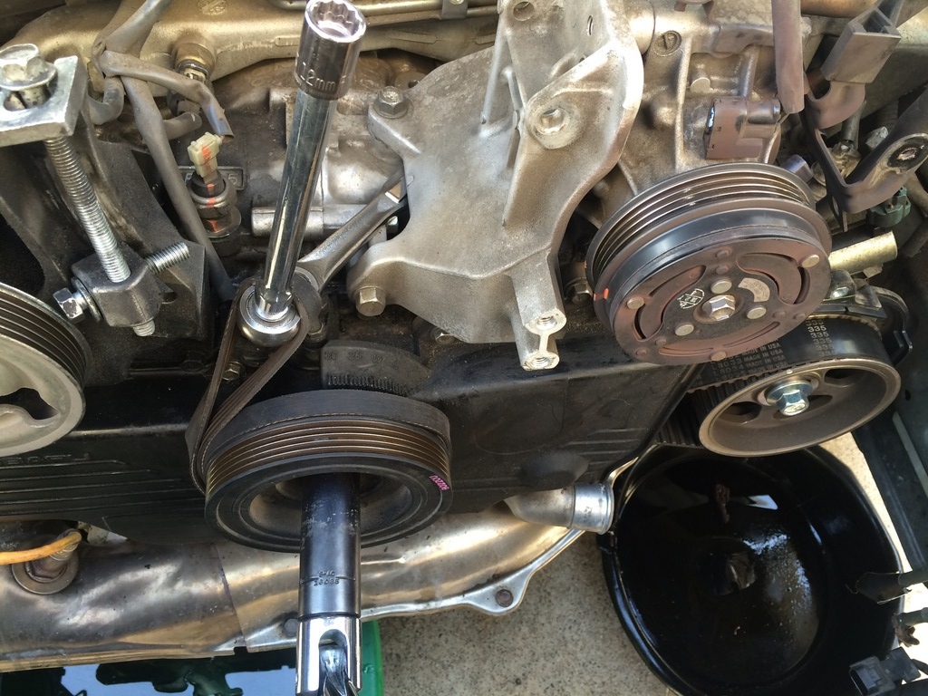 DIY: Power steering/Alternator belt replacement. EJ25. Say no to