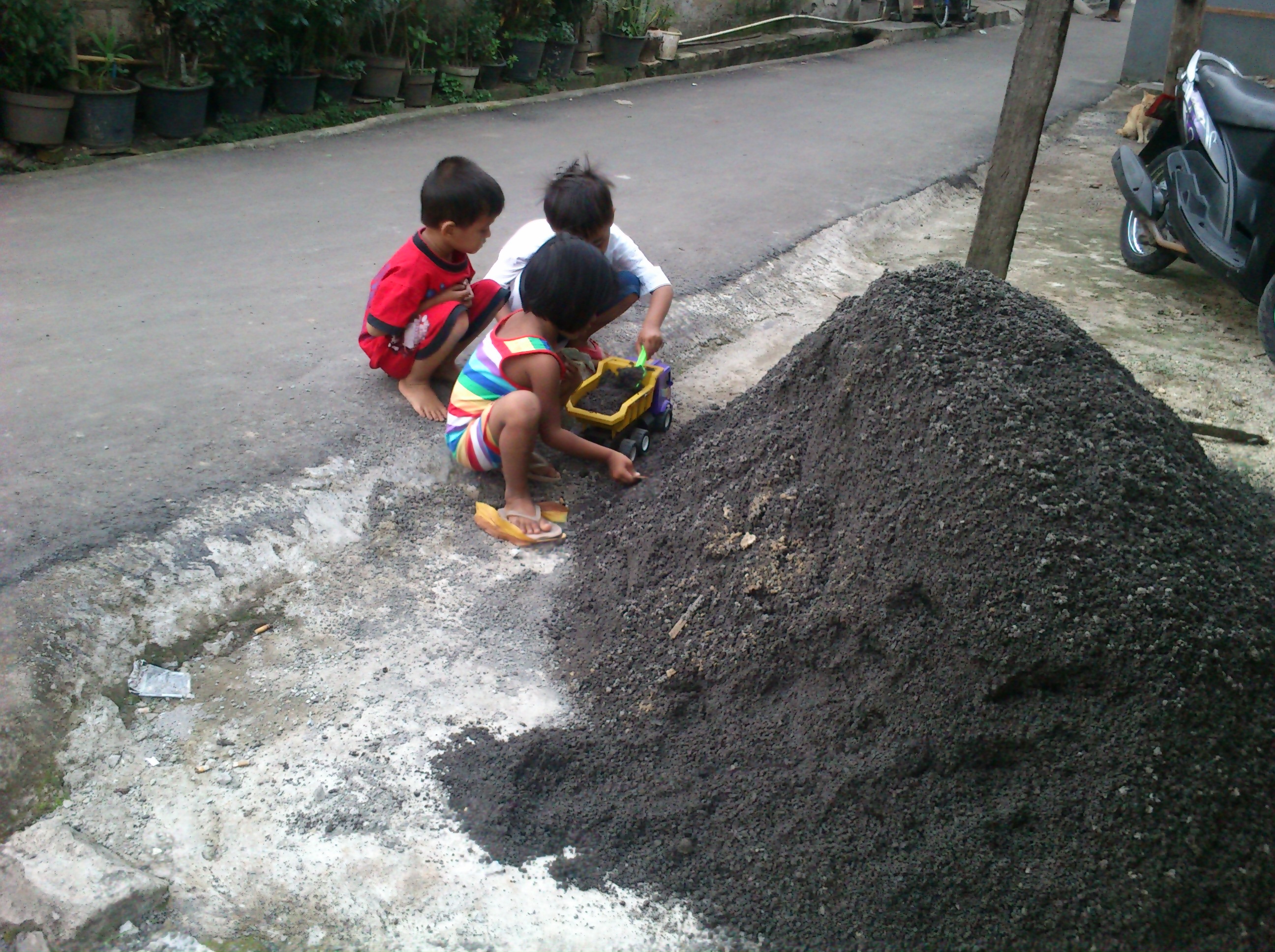 Video kecil. Anak2. School Kids pee. Jizg'Anak.